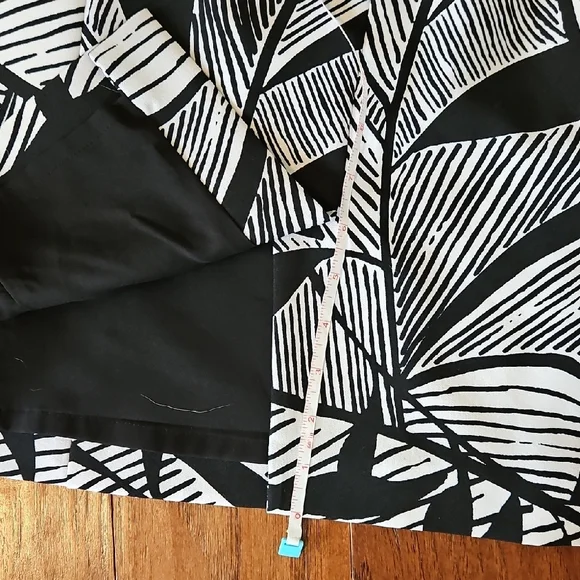 Kasper Black and White Midi Dress with Sophisticated Style - Picture 10 of 10